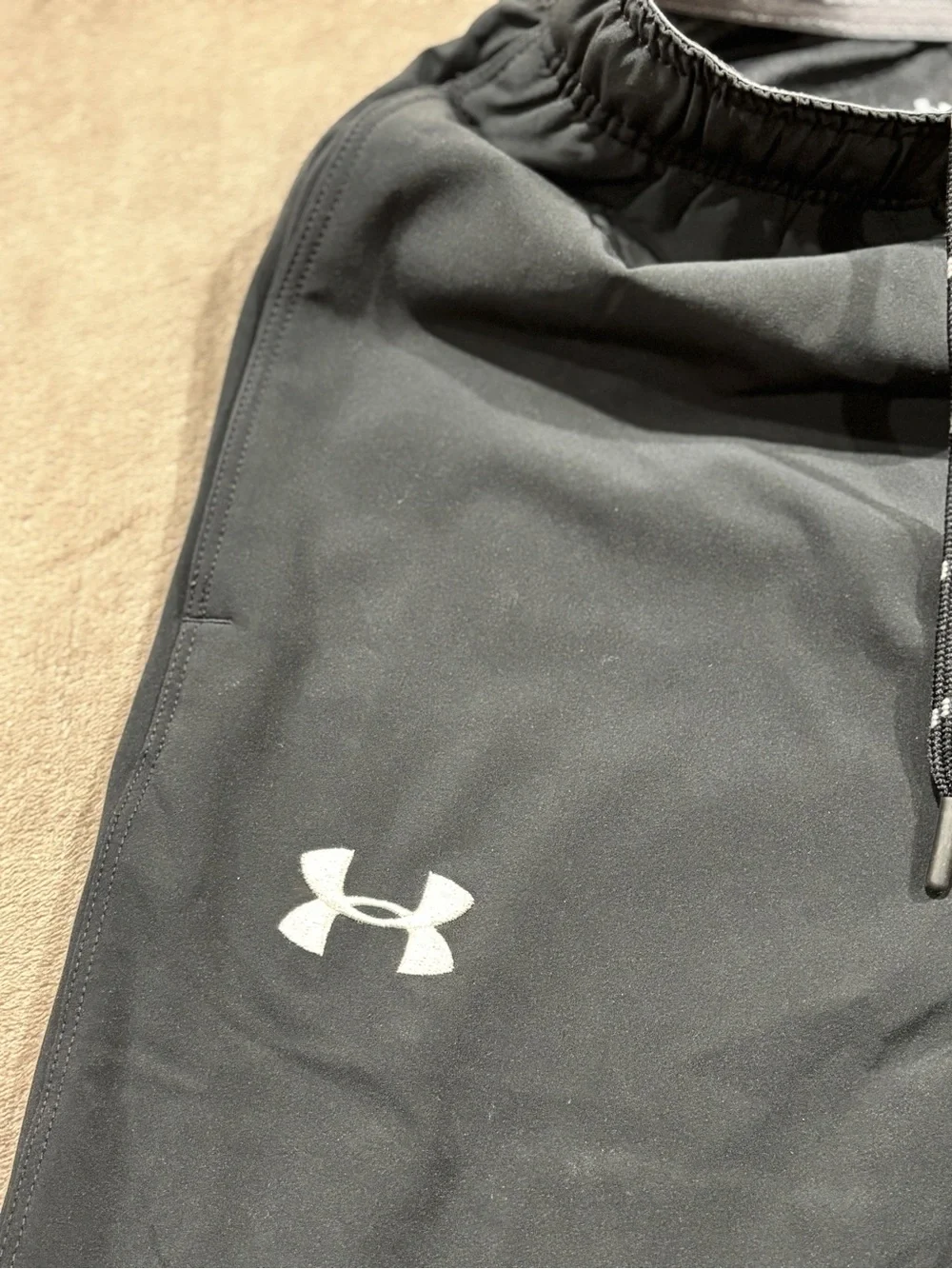 Under Armour Black Men's Performance Jogger Pants - Picture 11 of 12